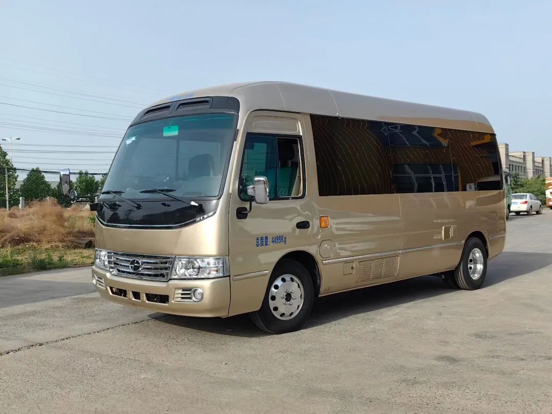 九龙考斯特商旅车